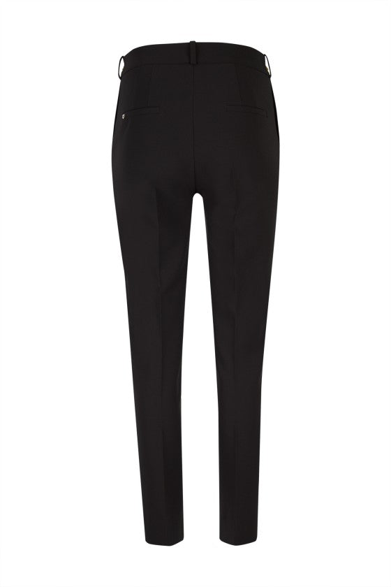 Calças clássicas em preto
