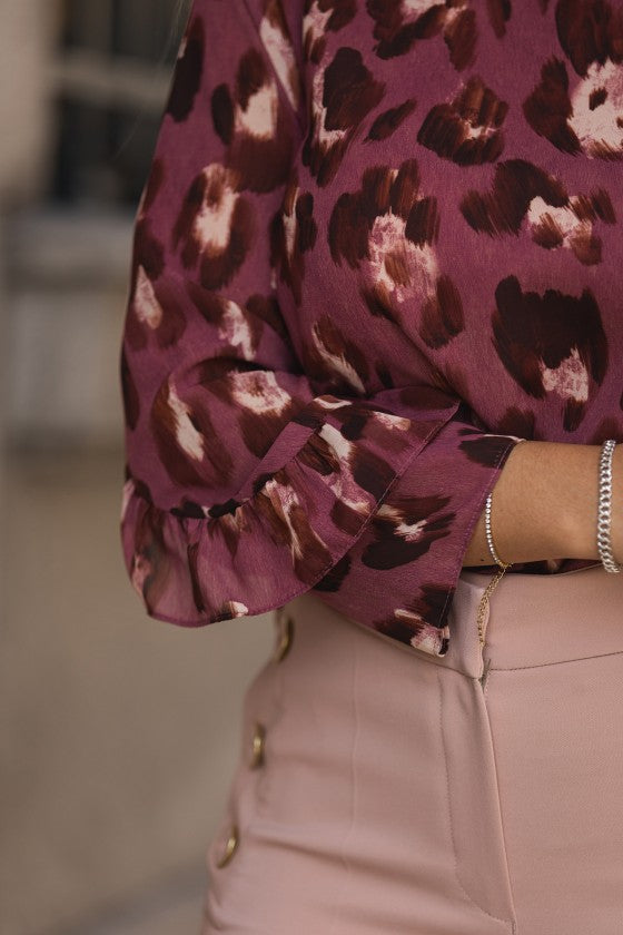 Túnica estampada folhos nas mangas